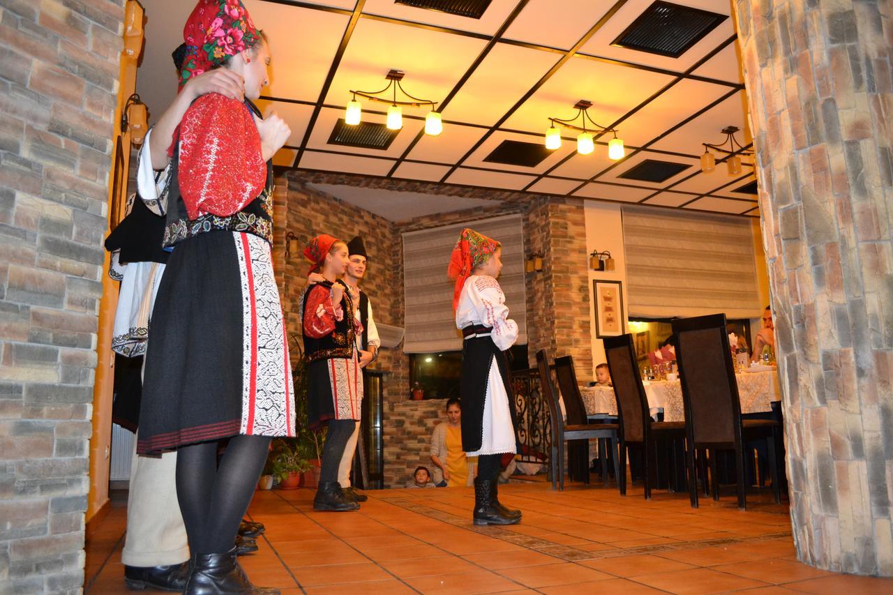 Hotel Hillden Lodge&Restaurant Drumu Carului Zewnętrze zdjęcie