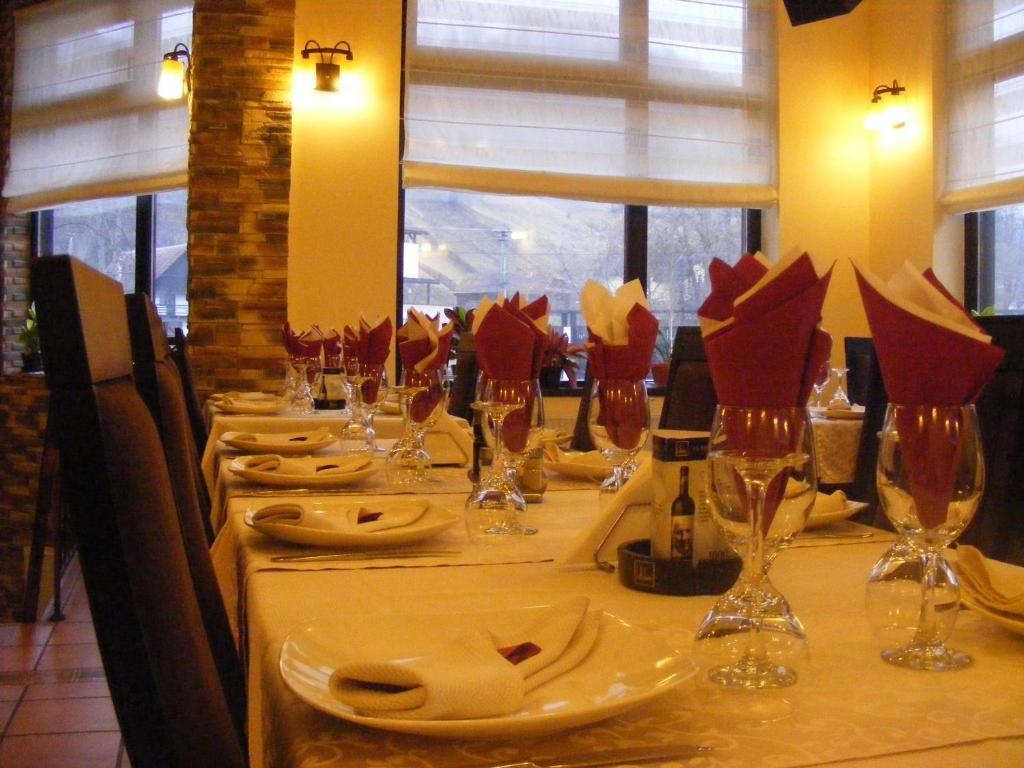 Hotel Hillden Lodge&Restaurant Drumu Carului Zewnętrze zdjęcie